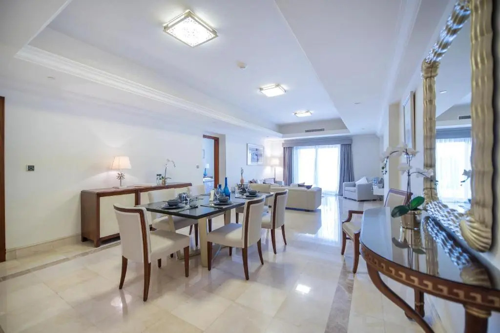 Luxurious 3BR Townhouse with Maid's & Private Pool in Palm Jumeirah
