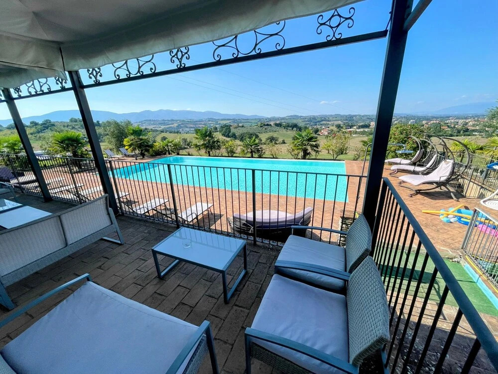 Apt 2 in Spoleto Stunning Grounds Panoramic Views all Around You! Sleeps 4