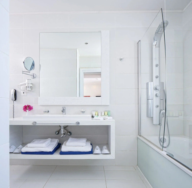 Kassandra Bay Resort, Suites & Spa