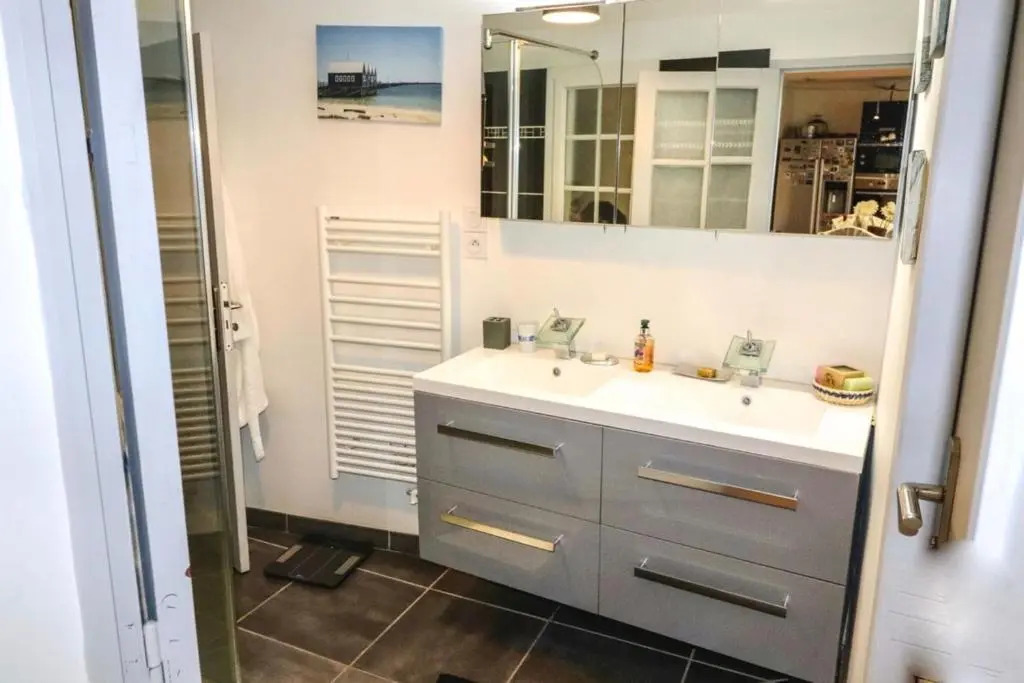 Air-Conditioned Townhouse With 2 Bedrooms Furnished Terrace & Garden