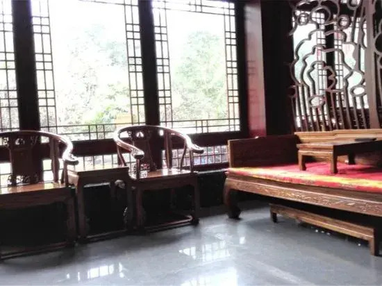 Changshou Hotel