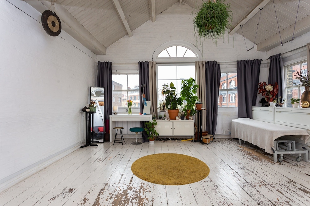 Top Floor Loft Flat in Clerkenwell
