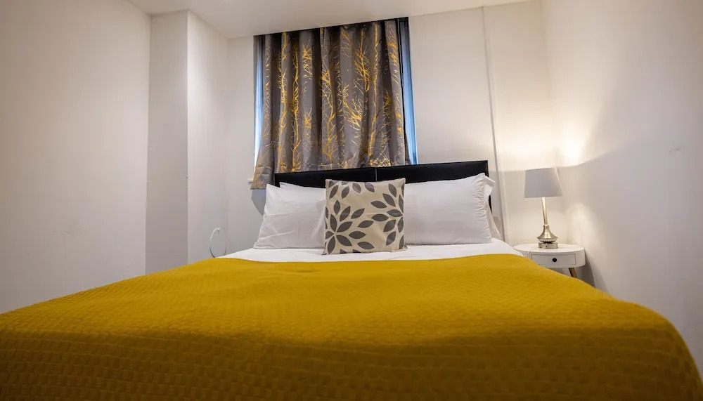 3 Bedrooms-8guests-babycot-15mintopepys-freeparkg