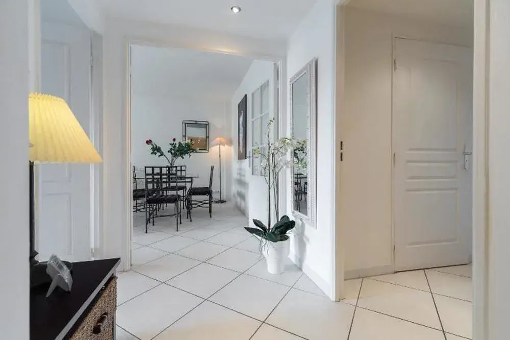 Spacious 3BR central - 6 pax - 2 mn from Croisette