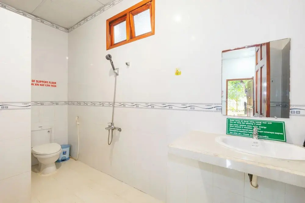 Green Bungalow Garden - Quiet Tropical Retreat, 5 Min To Beach