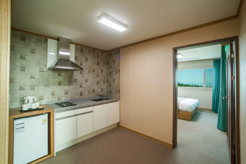 J View Hotel