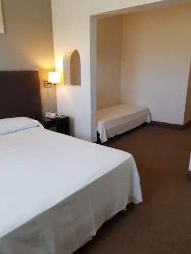 Hotel Tejas Rojas