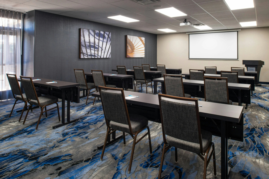 Fairfield Inn and Suites by Marriott Bakersfield Central