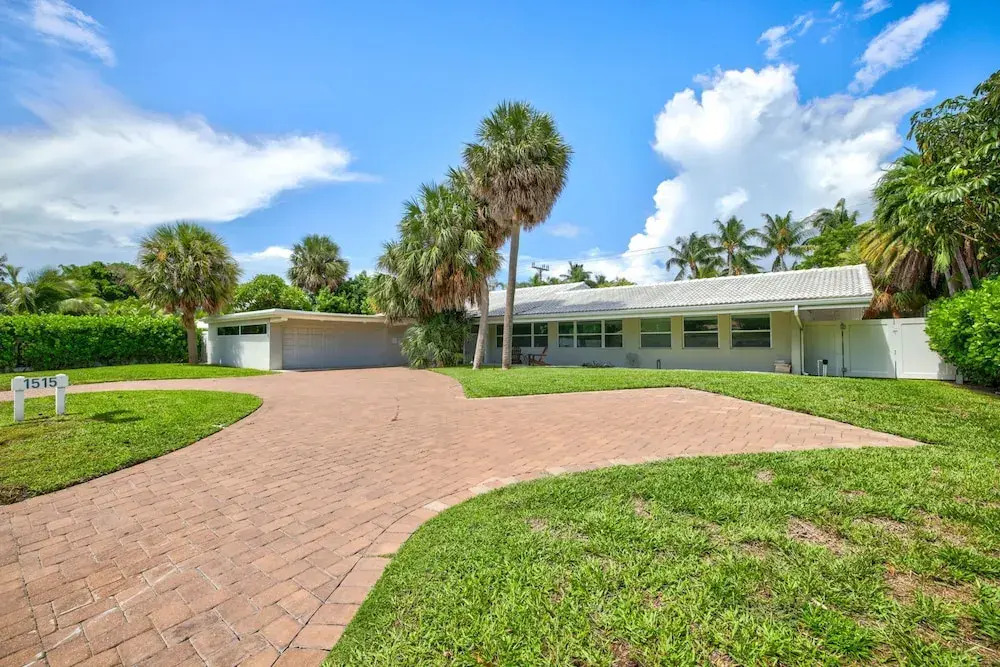 Seabreeze - 6BR Pool and Steps to Beach