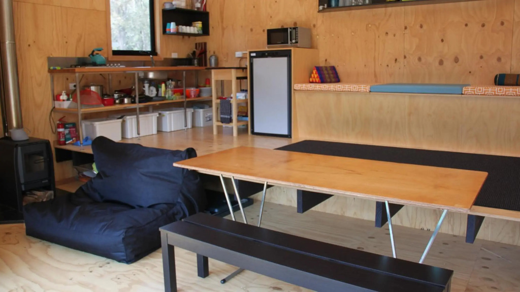 BAY OF FIRES ECO HUT off grid experience at Binalong Bay