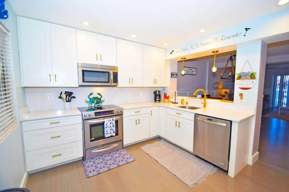The Chateau 101b 2 Bedroom Condo by RedAwning