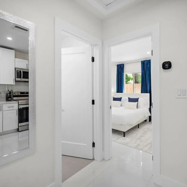 Uhost AI Stylish 1BR Bright Space w Patio