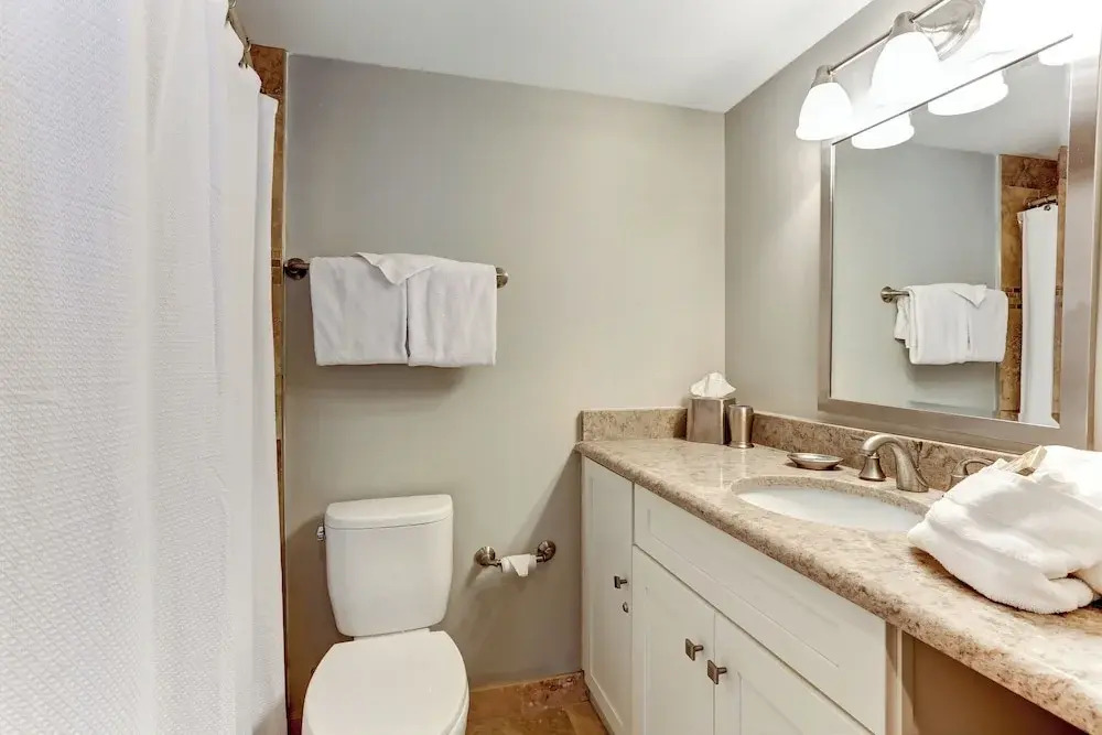 7th Floor, Corner Property on the top Floor With Easy Beach Access Exclusive Fishing Pier