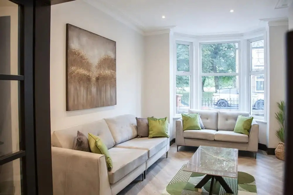 Bright Modern Manchester Home Free Parking