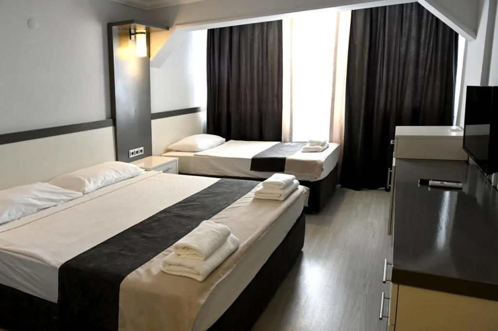 ROXX ROYAL HOTEL