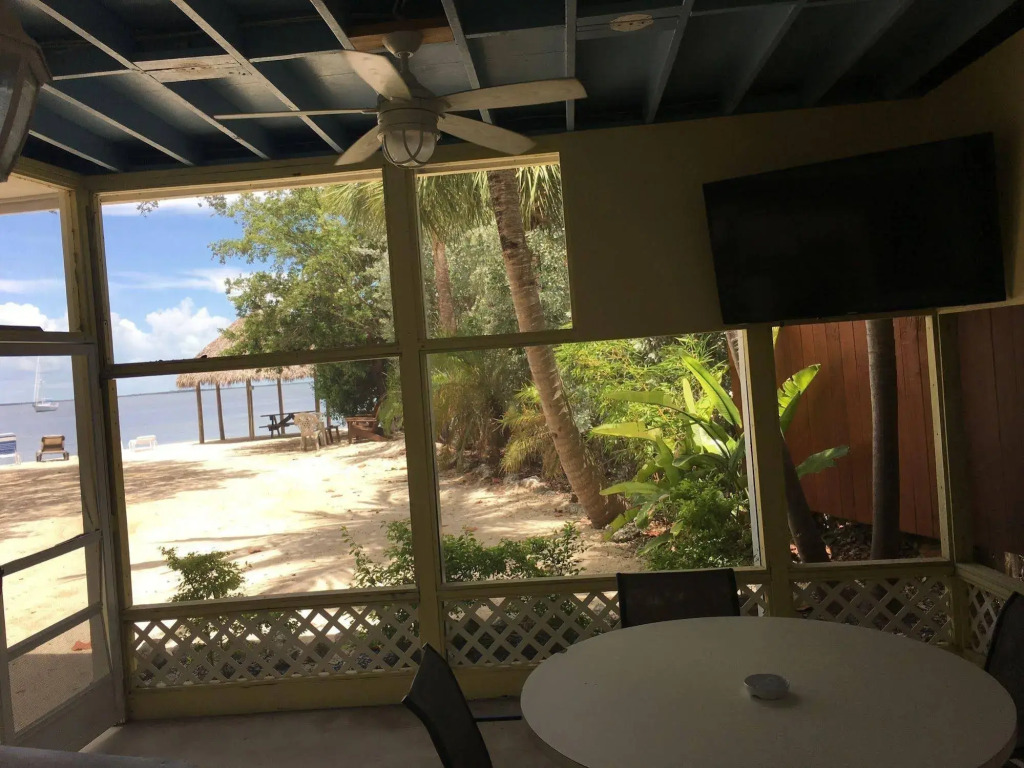 Sunset Cove Beach Resort