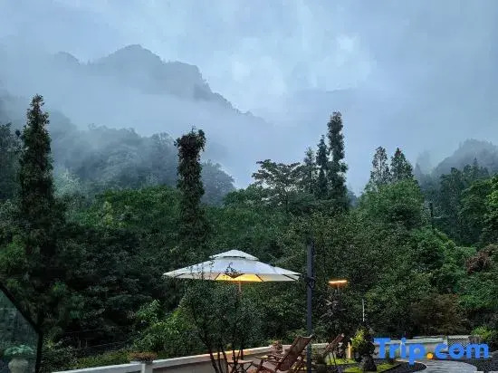 Dujiangyan Banshan · Youran Stream Homestay