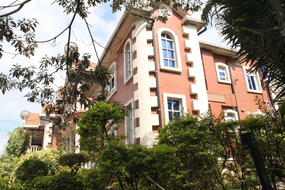 Diplomat Apartments