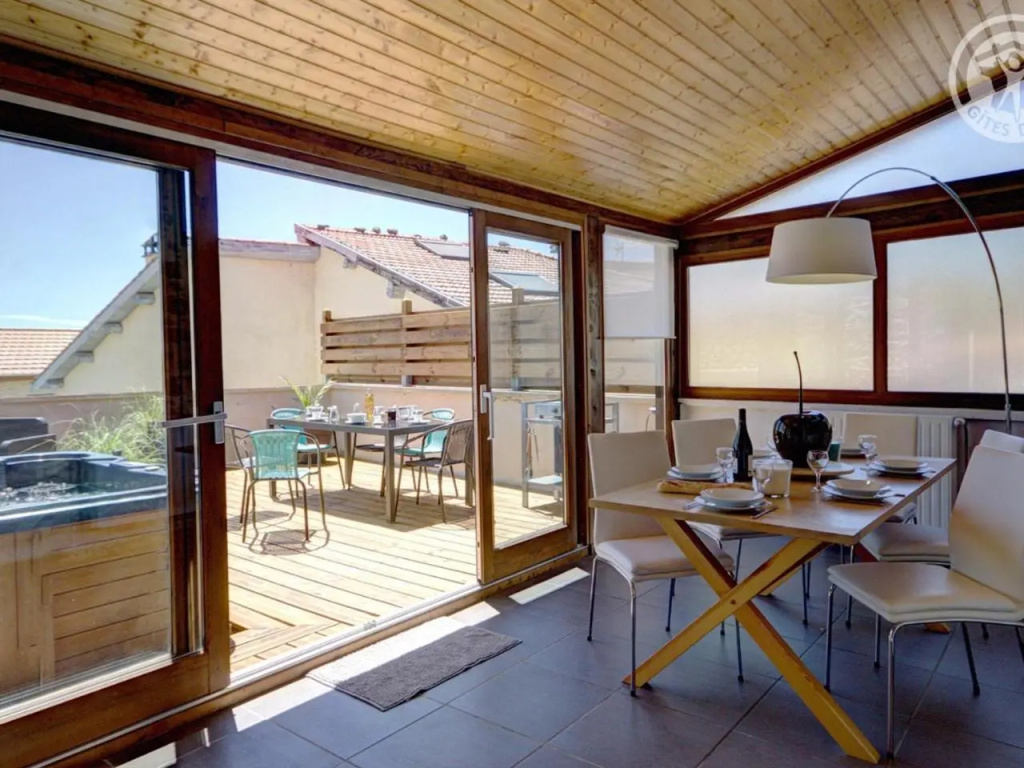 Gîte 3 chambres avec hammam, sauna et jacuzzi à Cellieu - FR-1-496-8