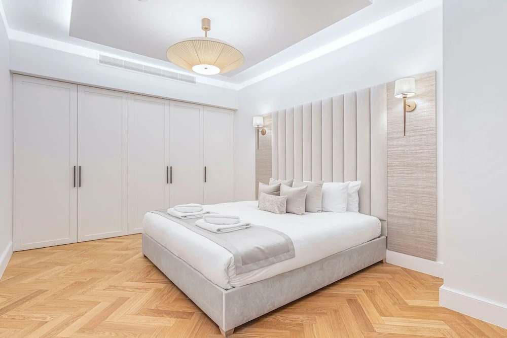 Wimpole Mews - 4 Bedroom Apartment