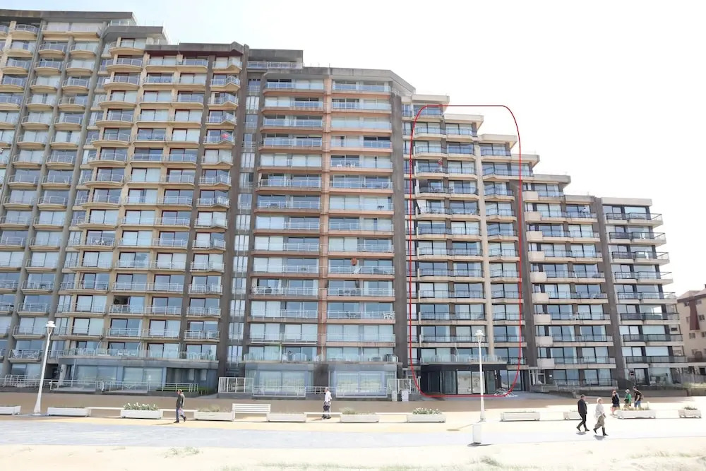 Apartment in Nieuwpoort with Sea Views