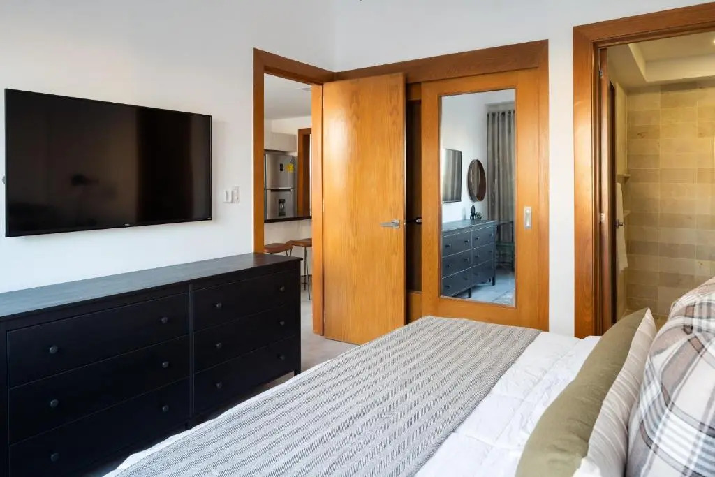 King-pool-CityView-Gym-WiFi-1br-YellowKey