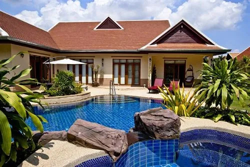 The Chase & Foxlea Villas
