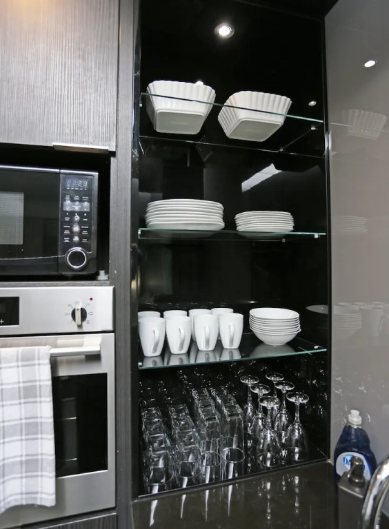 Marvelous 2 Bdrm in Downtown Toronto