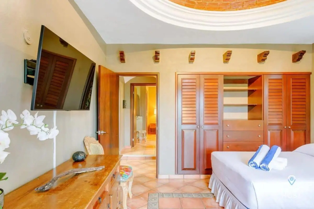 6Br Villa W Pool, Bbq & Backyard