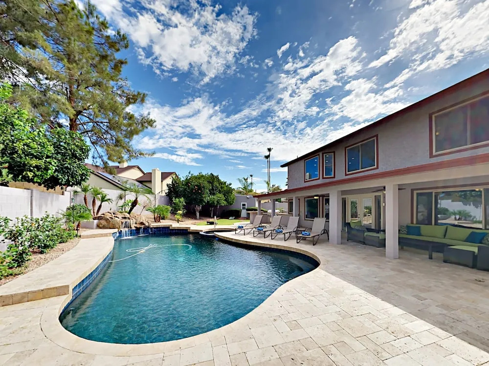 Scottsdale Oasis Home 4 Bedrooms 2.5 Bathrooms Home