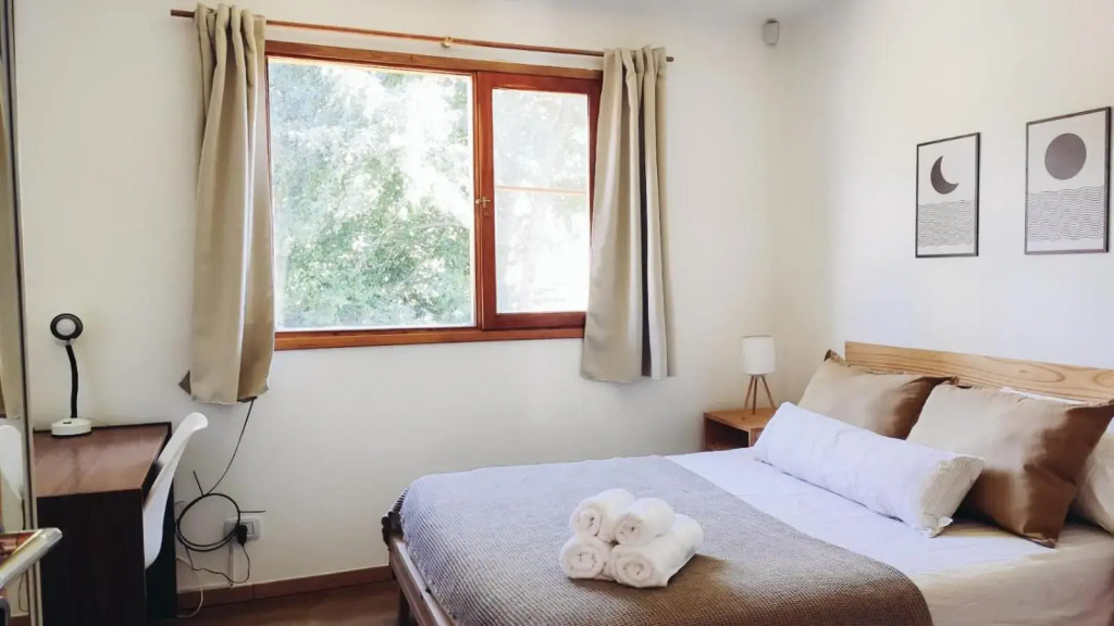 Casa con jardín y cochera ¡A 5 minutos del lago!