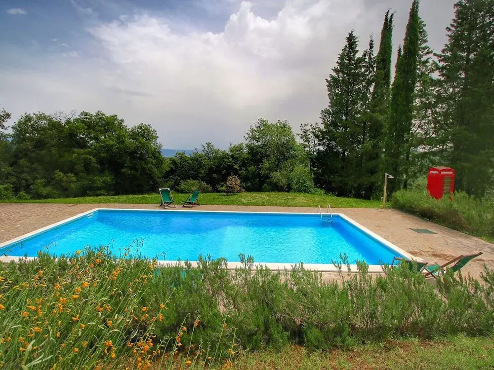 Quaint Cottage With Pool