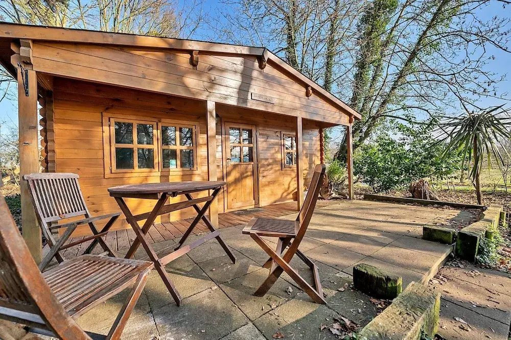 Lodge in Suffolk Near Scenic Trails