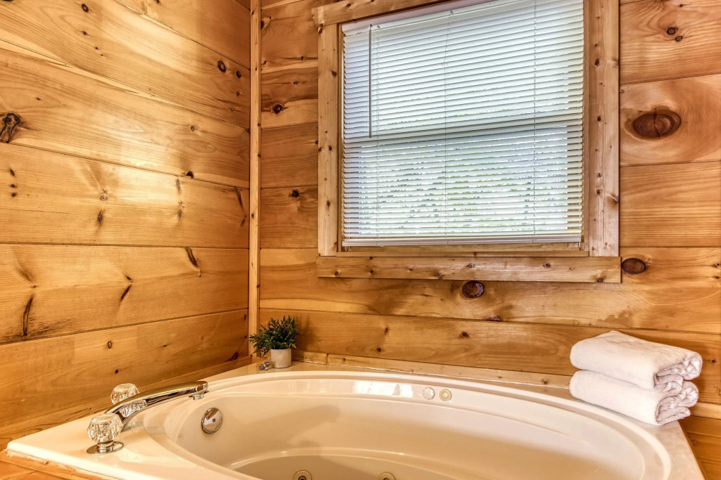 Whispering Pines by Beyond Expectations w Hot Tub
