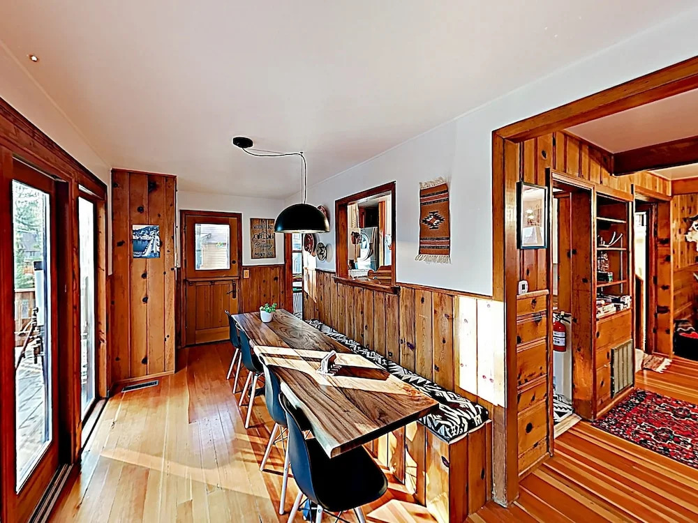 New Listing! Moonridge Maltby W/ Hot Tub 2 Bedroom Cabin