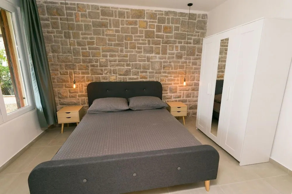 Apartment Seafront Tambaca
