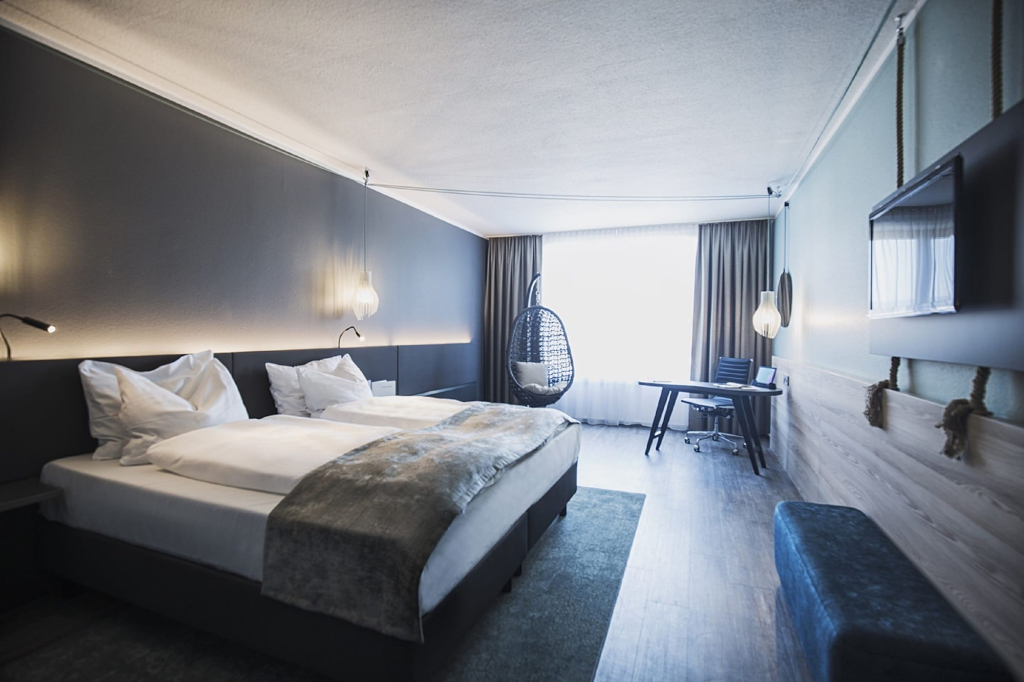 elaya frankfurt oberursel, Trademark Collection