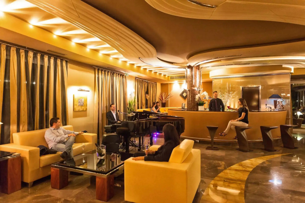 Hotel Kristal Palace