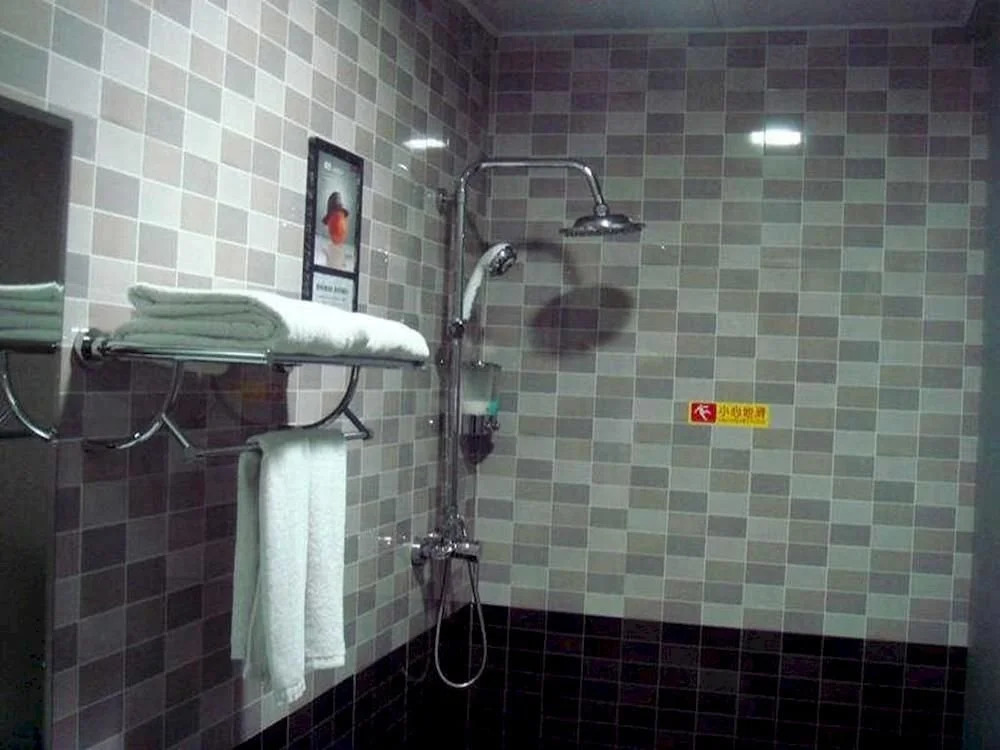 Shenzhen Yingjun Hotel