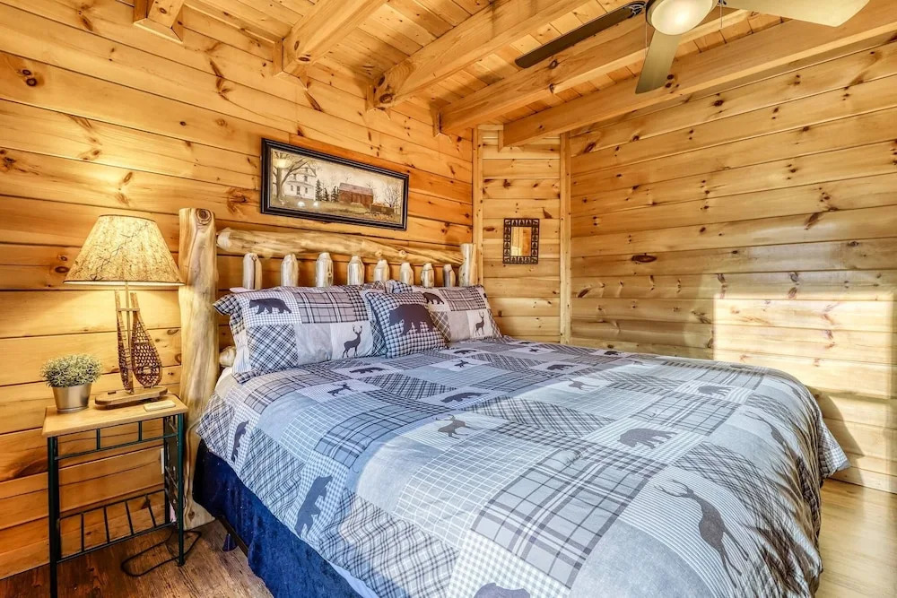 Cozy Bear 2 Bedroom Cabin