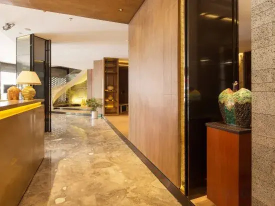 Aoyi Hotel