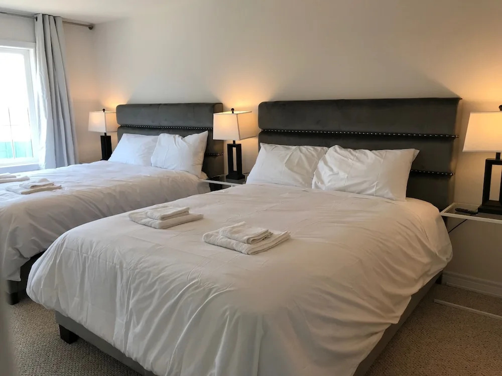 Extravagant Brand New Town House