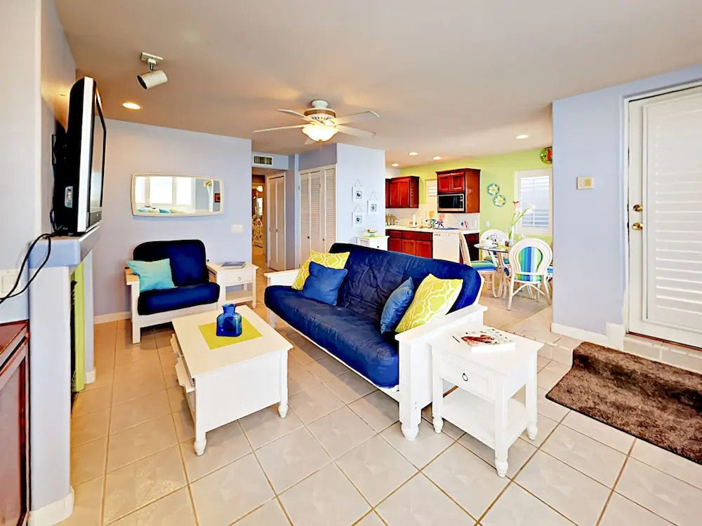 918 N The Strand Home 3 Bedrooms 3 Bathrooms Home