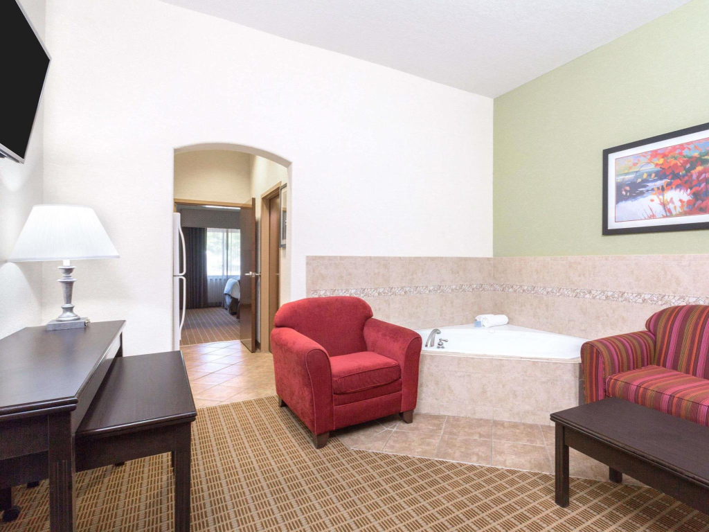 Hawthorn Extended Stay by Wyndham Kingsland Kings Bay Naval
