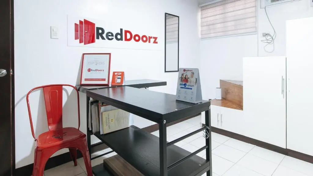 RedDoorz at VCloud Hills near De La Salle Dasmarinas Cavite