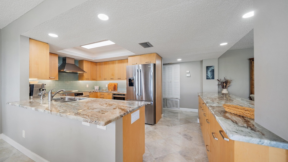 Siesta Pearl 2 Bedroom Condo