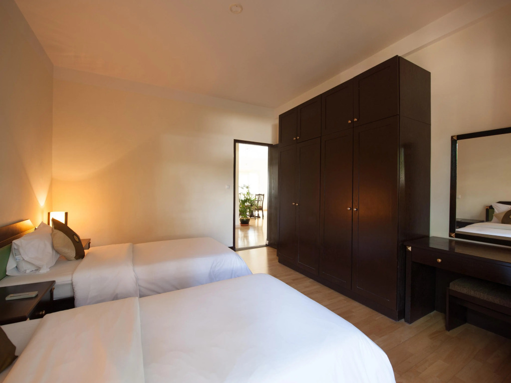 Embassy Place Apartments