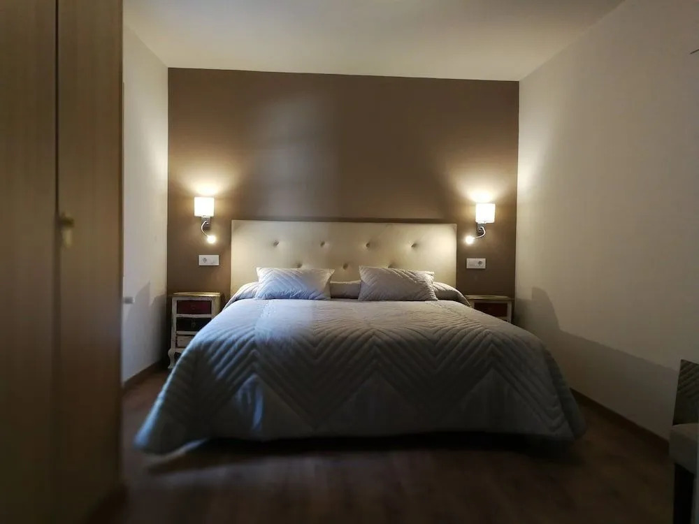 Hostal Casa Lacreu