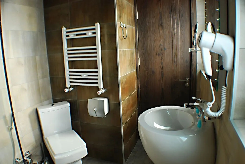 Apart Hotel West