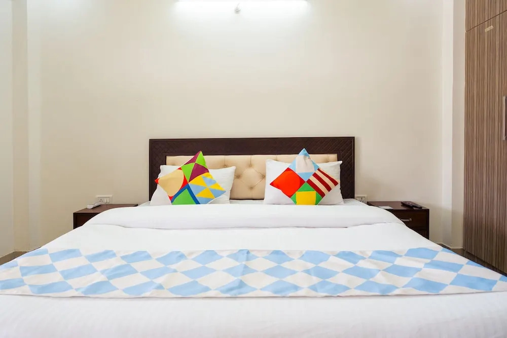 OYO 14054 Home Modern 3BHK Canal Road